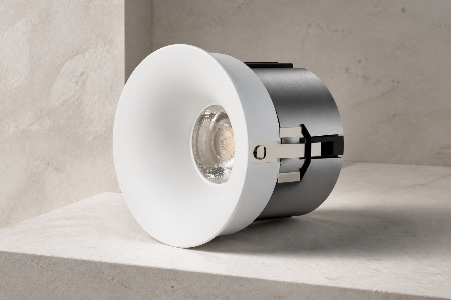 Recessed spotlight concept with anti-glare reflector